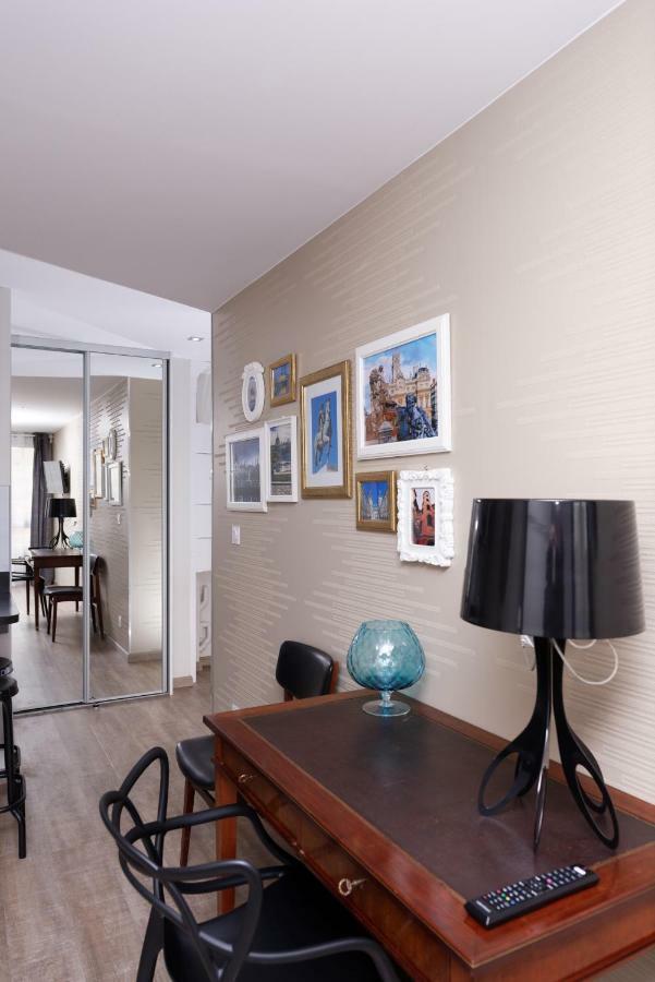 At Home In Lyon Bagian luar foto